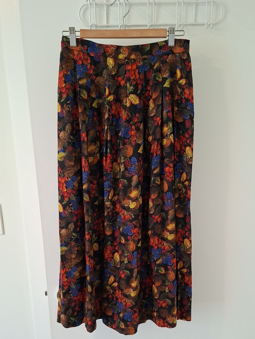 Vintage Autumnal Black & Fruit Print 100% Rayon A-line/Circle Skirt (Size S)